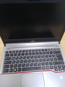 Ноутбук Fujitsu E736