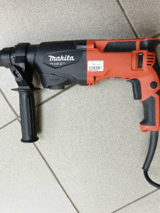 Перфоратор Makita M8700