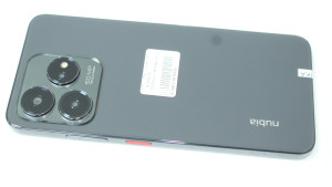 Мобильный телефон ZTE Nubia V60 8/256GB