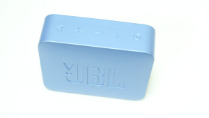 Портативная акустика JBL Go Essential