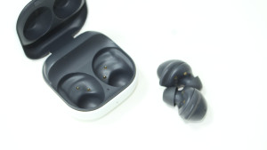 Bluetooth гарнитура Samsung Galaxy Buds FE SM-R400N
