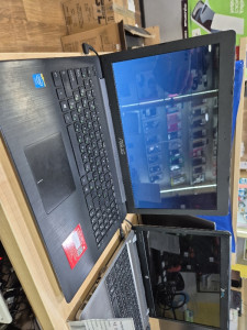 Ноутбук Asus R515M