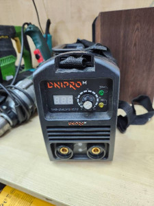 Сварочный инвертор Dnipro-M SAB-258DPB