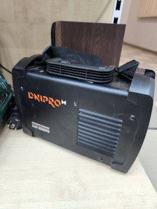 Сварочный инвертор Dnipro-M SAB-258DPB
