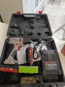 Шуруповерт аккумуляторный Crown CT21082H+CAB162008E+CAC162001