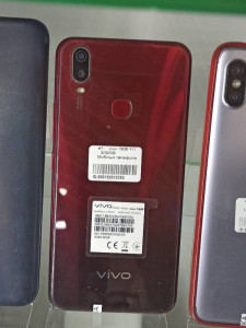 Мобільний телефон Vivo 1906 Y11 3/32GB