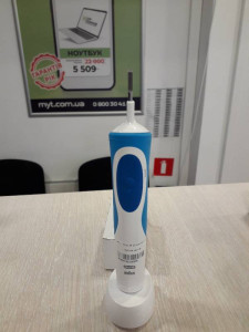 Зубна щітка Oral B Cross Action