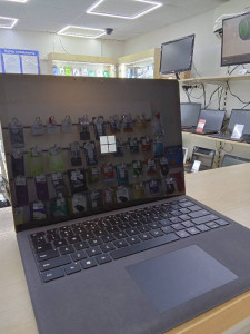 Ноутбук Microsoft 1769