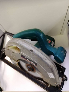 Дисковая пила MAkita 5704R