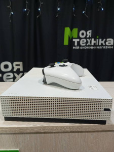 Игровая консоль Microsoft Xbox One S 500Gb (1681)