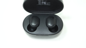 Bluetooth гарнитура Mi Earbuds Basic 2