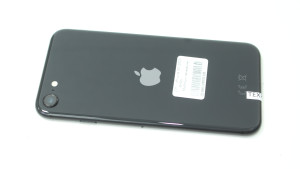 Мобільний телефон iPhone SE 2020 64GB