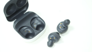 Bluetooth гарнітура Samsung SM-R400N Galaxy Buds FE