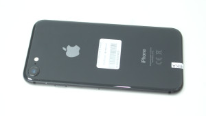 Мобильный телефон iPhone 8 64Gb