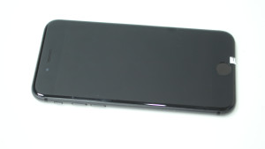 Мобильный телефон iPhone 8 64Gb