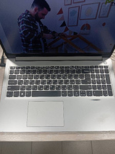 Ноутбук LENOVO