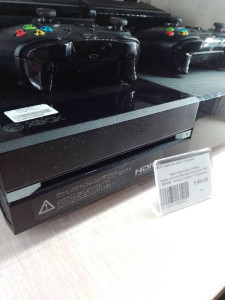 Ігрова консоль Microsoft Xbox One 1540 500GB + Kinetic 2 sensor + 2 джойстик