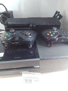Ігрова консоль Microsoft Xbox One 1540 500GB + Kinetic 2 sensor + 2 джойстик