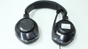 Наушники JBL Quantum 200