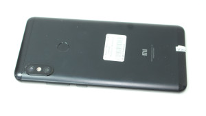 Мобільний телефон Xiaomi Redmi Note 5 3/32GB