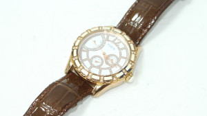 Часы электронные Guess W18003L1
