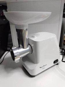 Мясорубка MOULINEX ME111