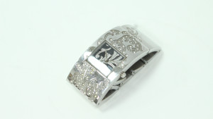 Часы кварцевые GUESS W11135L1