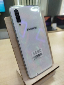 Мобільний телефон Samsung A705 Galaxy A70 6/128Gb