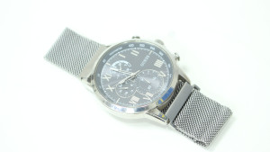 Часы кварцевые GUESS