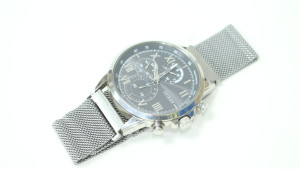 Часы кварцевые GUESS