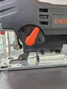 Электролобзик Dnipro-M JS-65LX