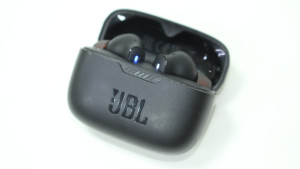 Bluetooth гарнитура JBL TUNE235NC