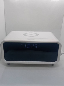 Часы настольные GRUNDIG QW001