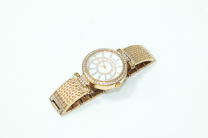 Годинник кварцовий GUESS