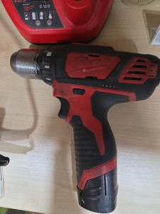Шуруповерт акумуляторний Milwaukee M12 BDD