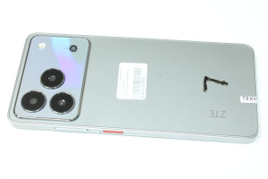 Мобільний телефон ZTE Blade A76 4/128GB