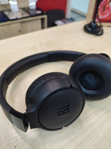 Bluetooth гарнітура JBL Tune 670NC