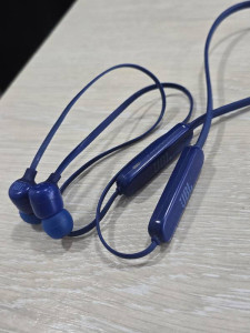 Bluetooth гарнитура JBL TUNE110BT