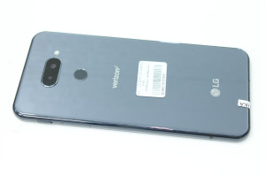 Мобільний телефон LG Q70 LM-Q620VA 4/64