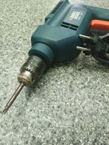 Дрель ударная Black&Decker KD562