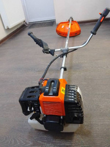 Мотокоса Світязь БТ-430