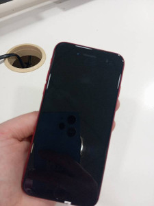 Мобільний телефон iPhone SE 2022 64Gb