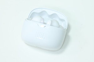 Bluetooth гарнитура JBL Tune Beam