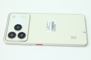 Мобільний телефон ZTE Blade A76 4/128GB
