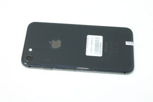 Мобильный телефон iPhone 8 64Gb