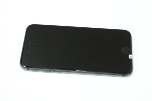 Мобильный телефон iPhone 8 64Gb