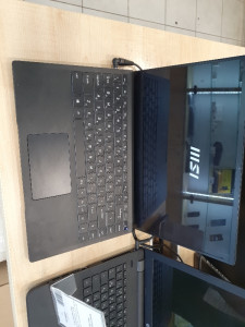 Ноутбук MSI